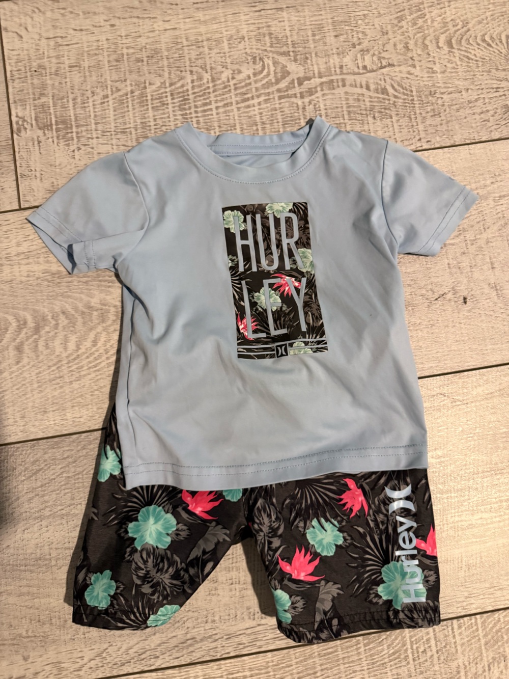 Hurley Toddler 2-Piece Dri-FIT Athletic Outfit Gray & Tropical Shorts Size 24M